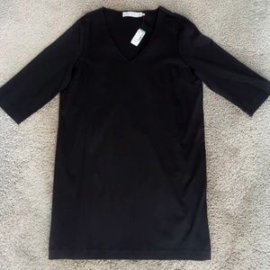 Contemporaine Black Shift Dress